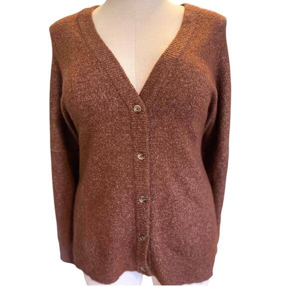 New Torrid 5 (5X‎ 28) Brown Vegan Cashmere Button Up V-Neck Cardigan Sweater - Picture 1 of 3